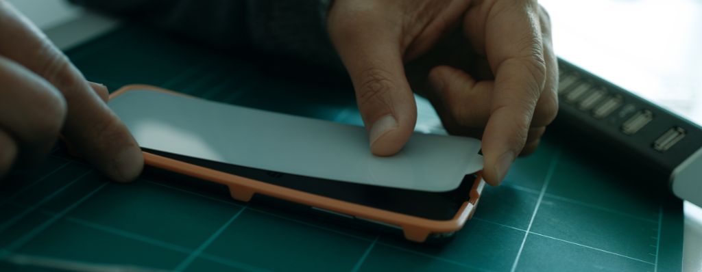 قاب و محافظ صفحه نمایش موبایل